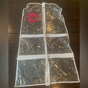 Simply Caddy 5-pocket Costume/Garment Bag ☺️